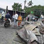 বারঘড়িয়া বাজারে ভয়াবহ অগ্নিকাণ্ড,ভস্মীভূত ৭টি দোকান, দুশ্চিন্তায় ব্যবসায়ীরা, সকাল হতেই ছুটে এলেন তৃণমূল কংগ্রেস পার্টি থেকে জেলা তৃণমূল কংগ্রেস সাধারণ সম্পাদক 3 WhatsApp Image 2026 03 29 at 13.11.08 11zon