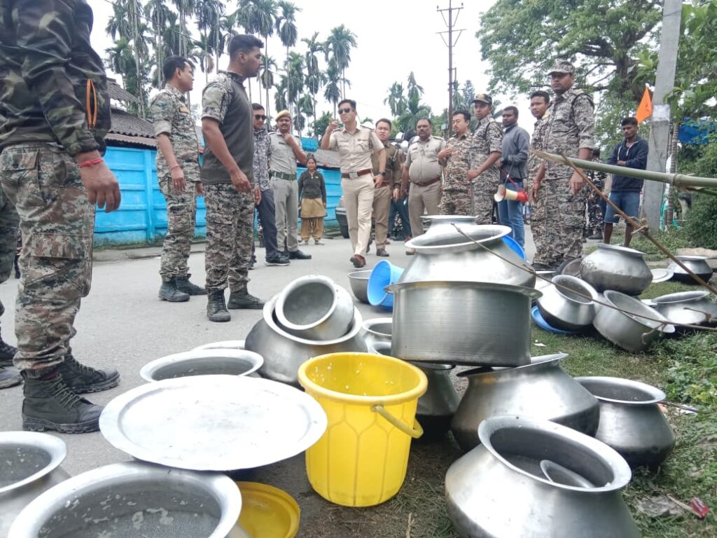 বড় সাফল্য বানারহাট থানার: চোলাই মদের বিরুদ্ধে অভিযানে বাজেয়াপ্ত বিপুল সরঞ্জাম 7 WhatsApp Image 2026 03 30 at 13.19.34